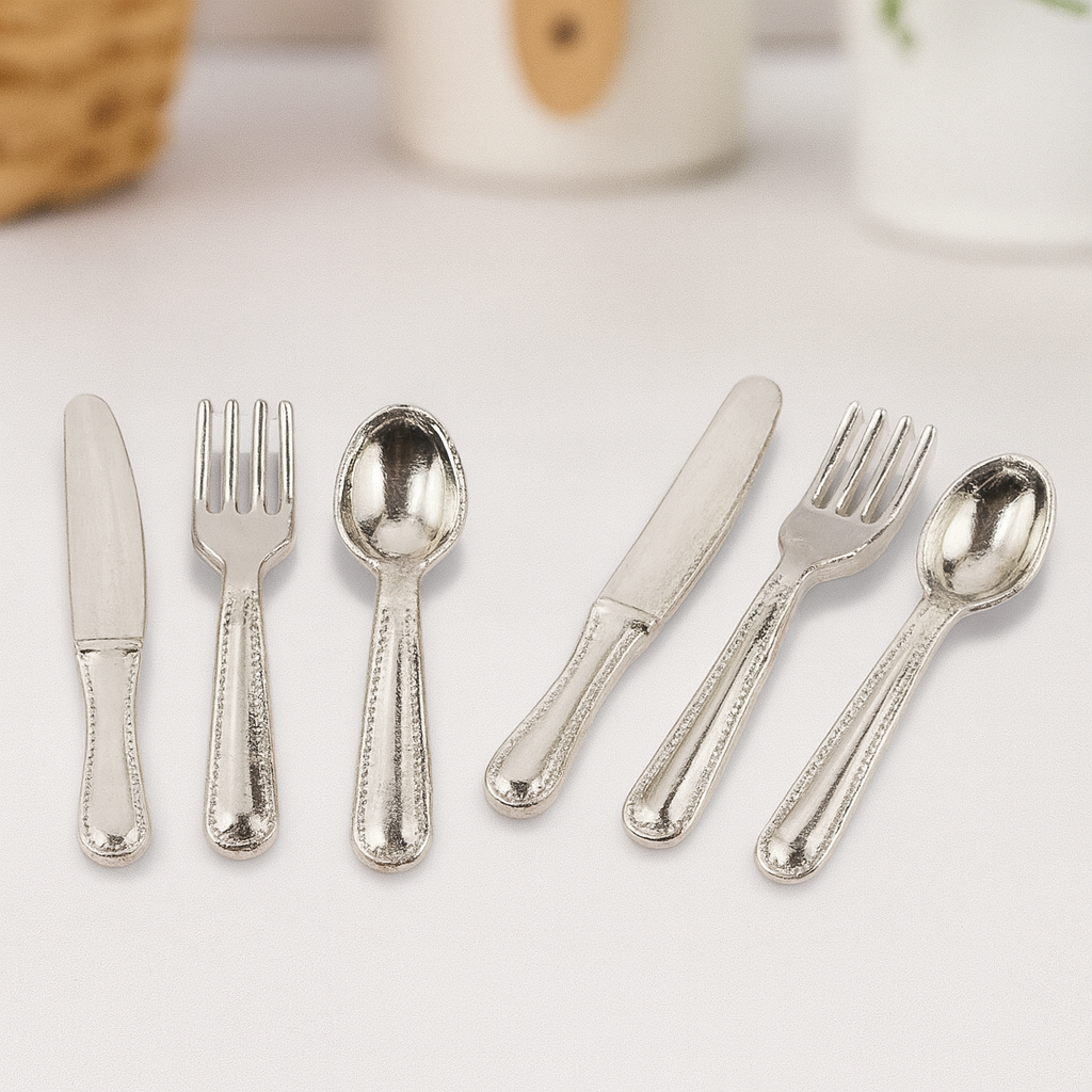 Miniatur Besteck 12-teilig aus Metall, ca. 2cm – Zubehör für Wichtelwelt, Puppenhaus und Diorama
