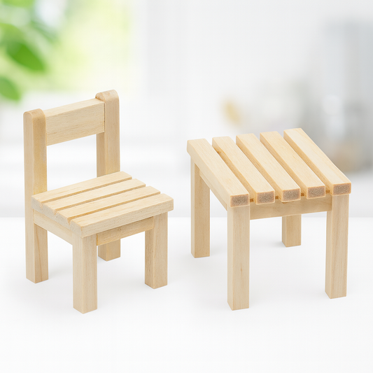 Miniatur Tisch mit Stuhl aus Holz natur 3x3x5,5cm – Wichtelwelt Zubehör