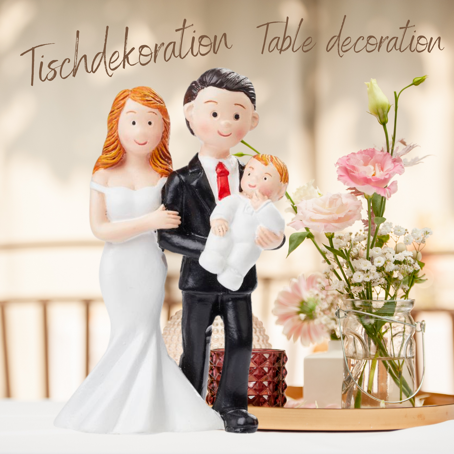 – Hochzeitsfigur Brautpaar mit Baby aus Polyresin 8 cm
– Tortenfigur Hochzeit mit Kind – Dekofigur Braut und Bräutigam
– Braut in Weiß, Bräutigam in Schwarz hält Baby – Hochzeitsdeko
– Dekofigur Familie zur Hochzeit – liebevolles Detail 8 cm
– Handbemalte Hochzeitsfigur mit Baby als Tortenaufsatz