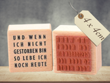 Motivstempel Und wenn ich nicht gestorben bin ... , Textstempel deutsch , Wort Schriftzug Stempel