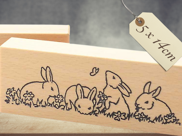 Stempel Osterhasen im Gras zu Ostern